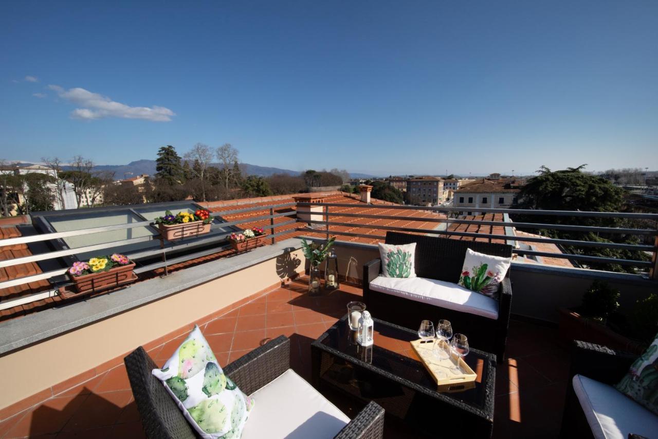 Rooftop Delight With Terrace Lucca Esterno foto