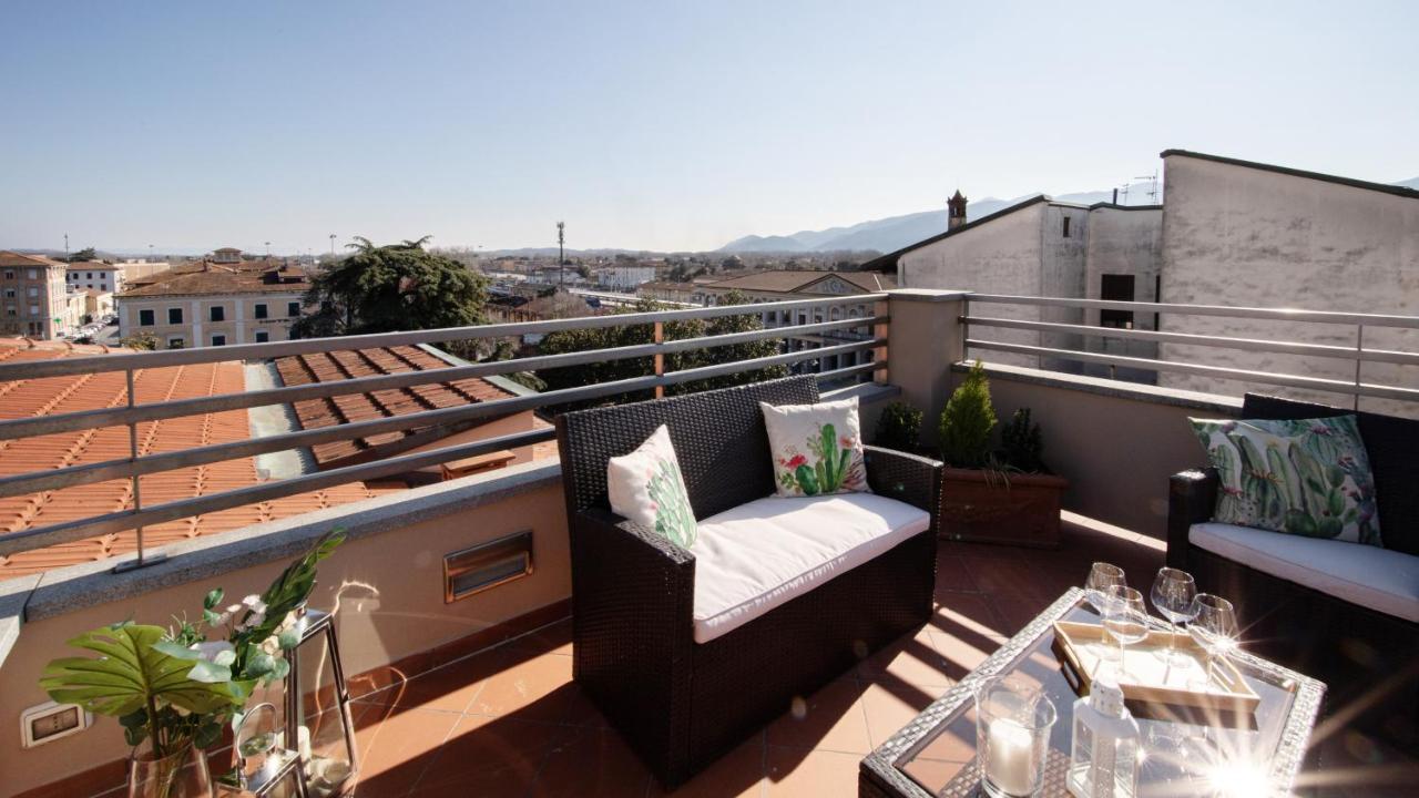 Rooftop Delight With Terrace Lucca Esterno foto