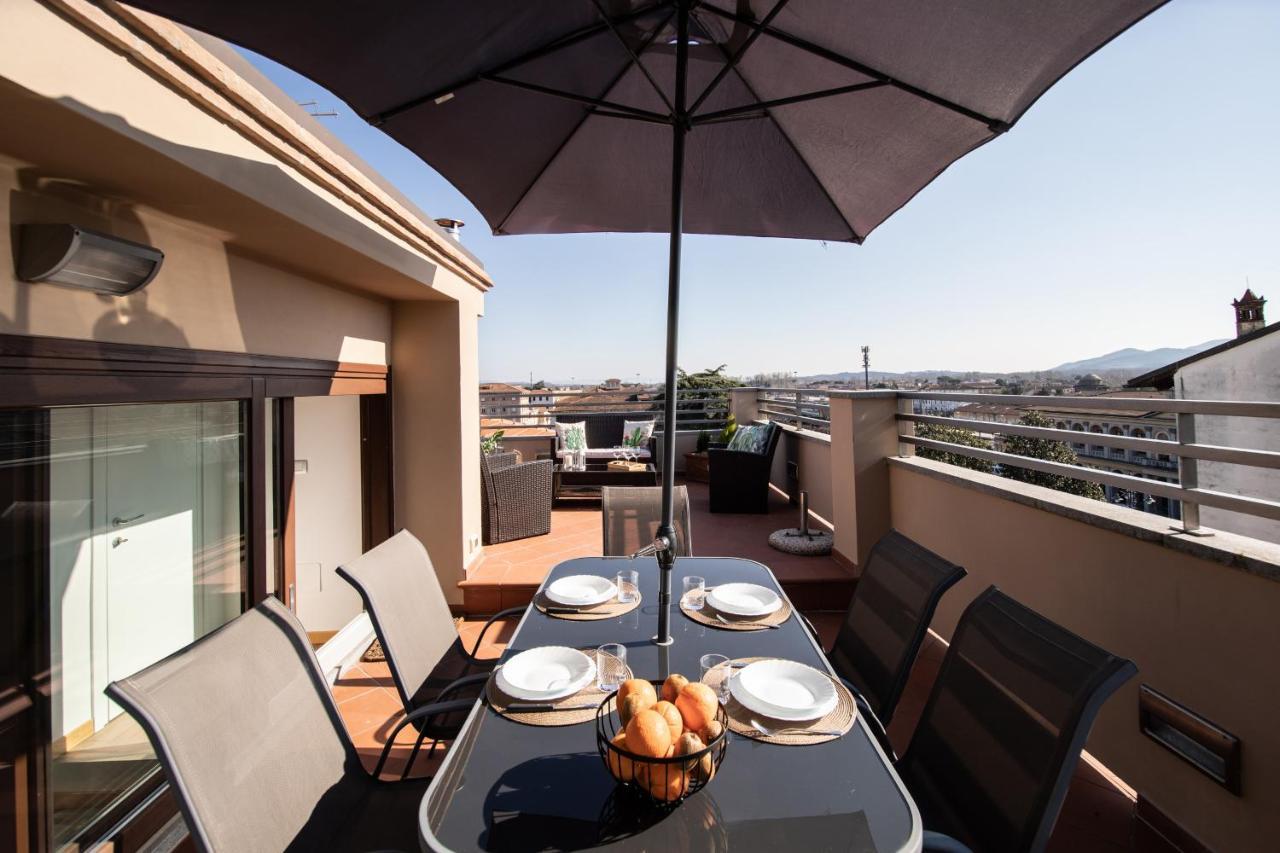 Rooftop Delight With Terrace Lucca Esterno foto