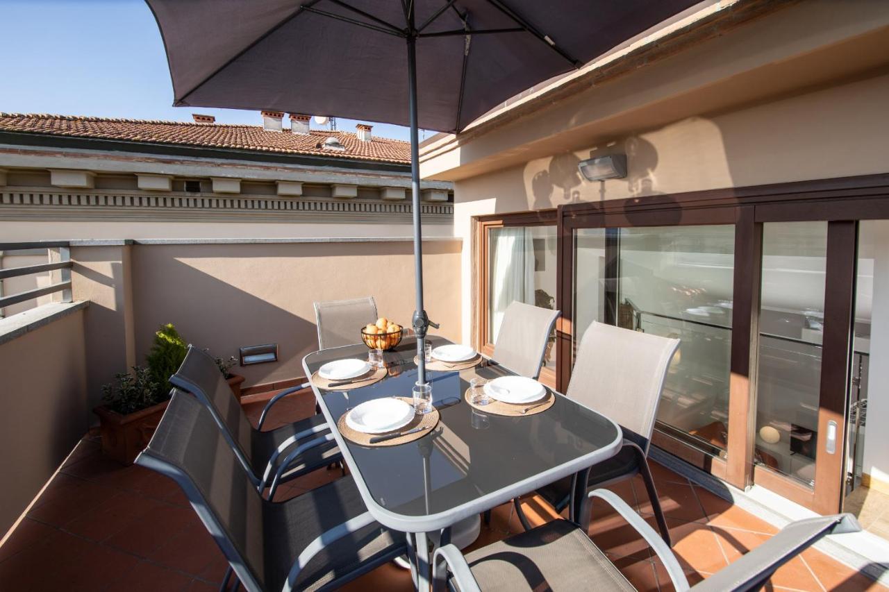 Rooftop Delight With Terrace Lucca Esterno foto