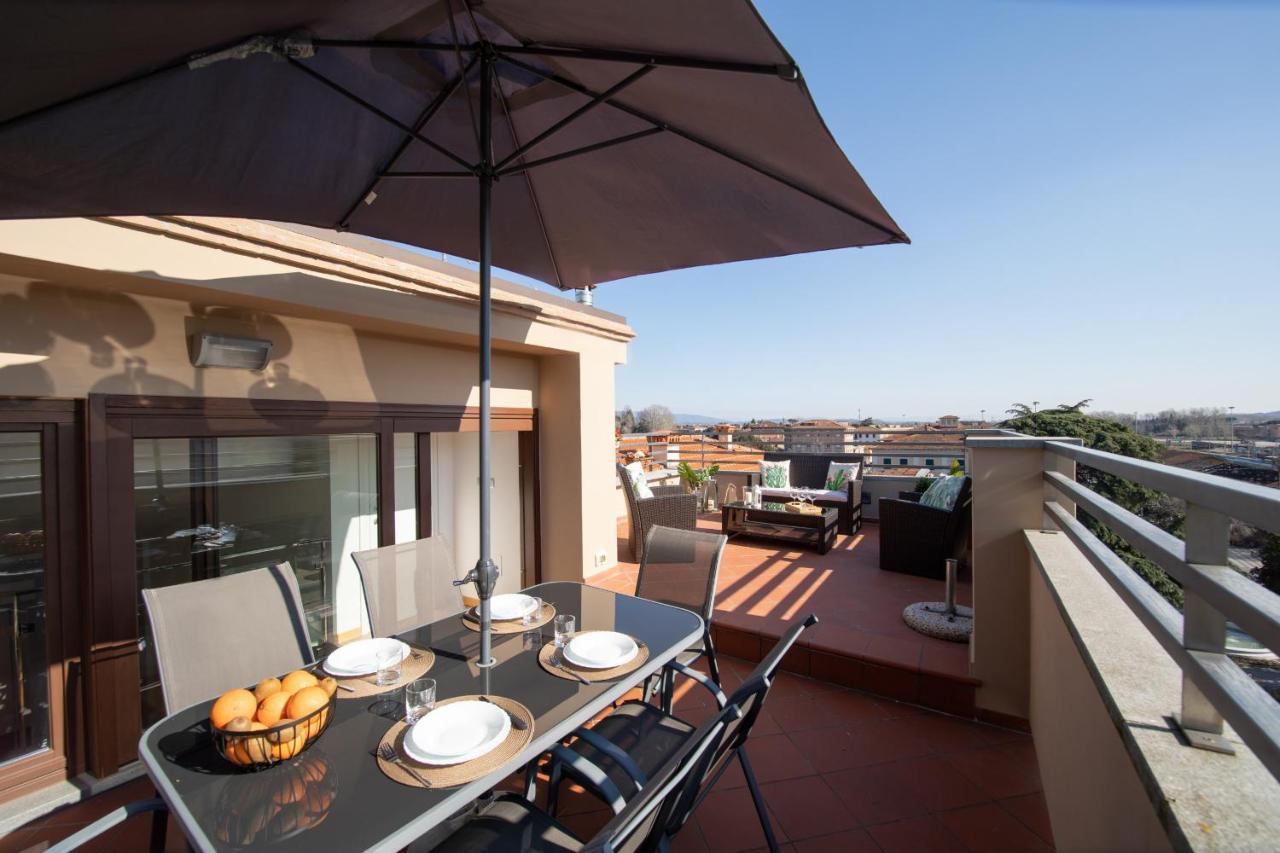 Rooftop Delight With Terrace Lucca Esterno foto